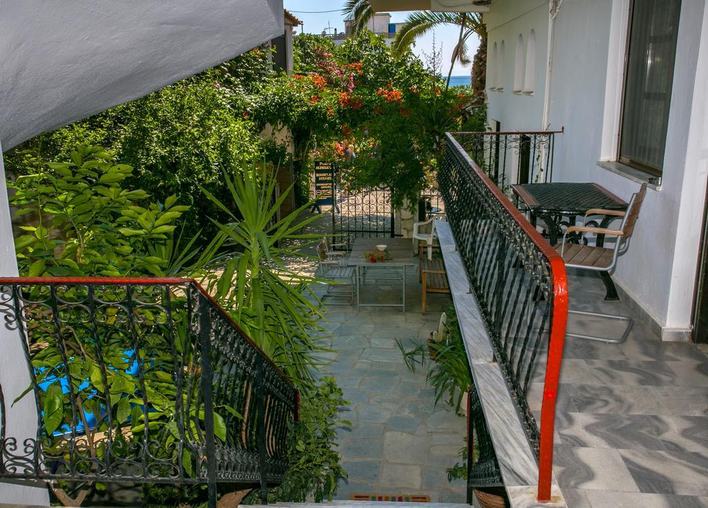 Pension Aldebaran Hotell Potos Exteriör bild