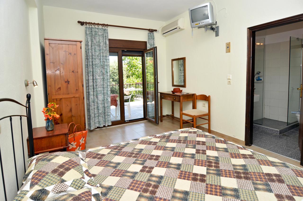 Pension Aldebaran Hotell Potos Exteriör bild